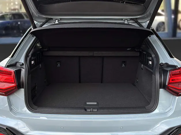 AUDI SQ2 TFSI quattro S-tronic Pfeilgrau Perleffekt
