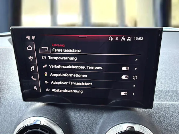 AUDI SQ2 TFSI quattro S-tronic Pfeilgrau Perleffekt