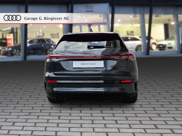 AUDI Q4 e-tron SUV quattro performance Attraction Tamboraggrau Metallic