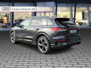 AUDI Q4 e-tron SUV quattro performance Attraction Tamboraggrau Metallic