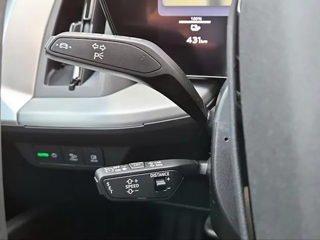 AUDI Q4 e-tron SUV quattro performance Attraction Tamboraggrau Metallic
