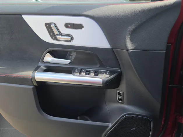 MERCEDES-BENZ EQA 350 66,5 kWh 4Matic AMG Line Excellence Edition