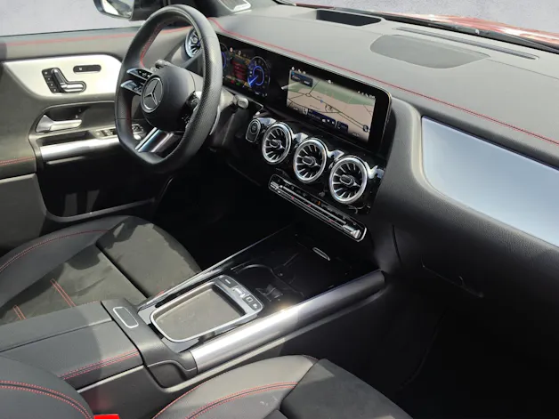 MERCEDES-BENZ EQA 350 66,5 kWh 4Matic AMG Line Excellence Edition