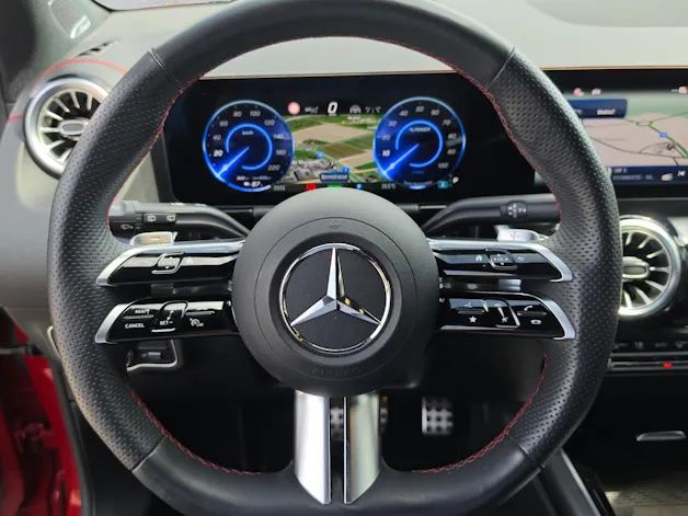 MERCEDES-BENZ EQA 350 66,5 kWh 4Matic AMG Line Excellence Edition
