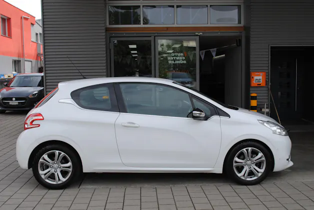 PEUGEOT 208 1.6 VTI Allure