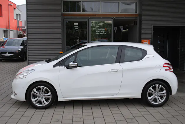 PEUGEOT 208 1.6 VTI Allure