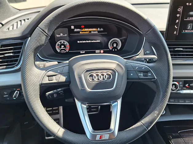 AUDI Q5 40 TDI Black Edition quattro S-tronic *CH-Fahrzeug m. ASSP+8-fach bereift m. Pneu*