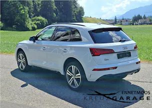 AUDI Q5 40 TDI Black Edition quattro S-tronic *CH-Fahrzeug m. ASSP+8-fach bereift m. Pneu*