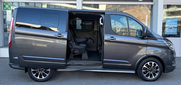 FORD Tourneo Custom 320 L1H1 Sport HEV2