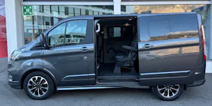 FORD Tourneo Custom 320 L1H1 Sport HEV2