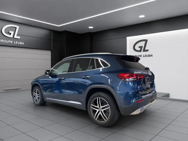 MERCEDES-BENZ GLA 220d 4Matic Progressive 8G-DCT
