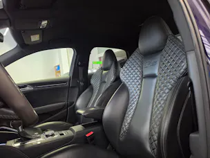 AUDI RS3 Limousine 2.5 TSI quattro S-tronic Purple & Carbon Editon