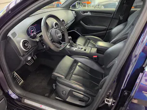 AUDI RS3 Limousine 2.5 TSI quattro S-tronic Purple & Carbon Editon