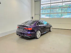 AUDI RS3 Limousine 2.5 TSI quattro S-tronic Purple & Carbon Editon