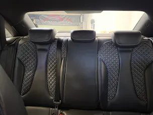 AUDI RS3 Limousine 2.5 TSI quattro S-tronic Purple & Carbon Editon