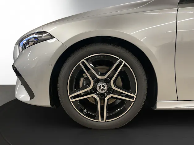 MERCEDES-BENZ A 200 Night Star 7G-DCT