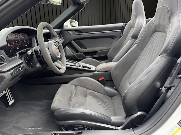 PORSCHE 911 Carrera 4 GTS Cabriolet