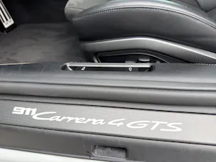 PORSCHE 911 Carrera 4 GTS Cabriolet