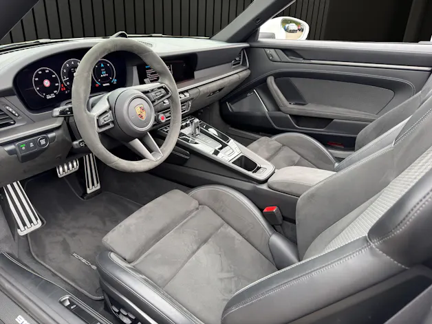 PORSCHE 911 Carrera 4 GTS Cabriolet