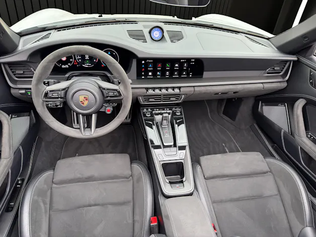 PORSCHE 911 Carrera 4 GTS Cabriolet