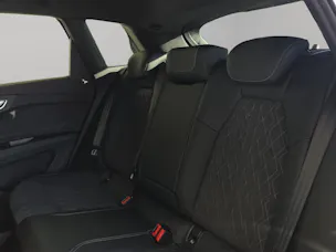 AUDI Q4 e-tron SUV quattro performance Swiss Ski