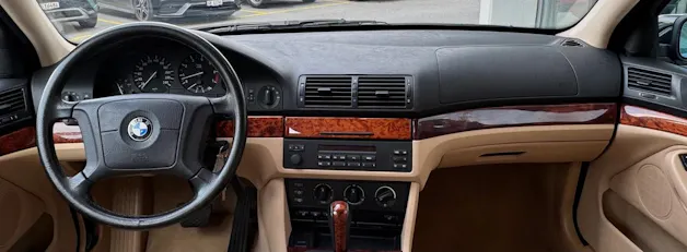 BMW 528i