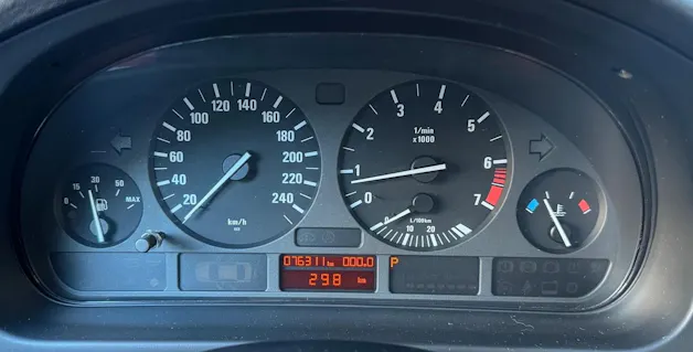 BMW 528i
