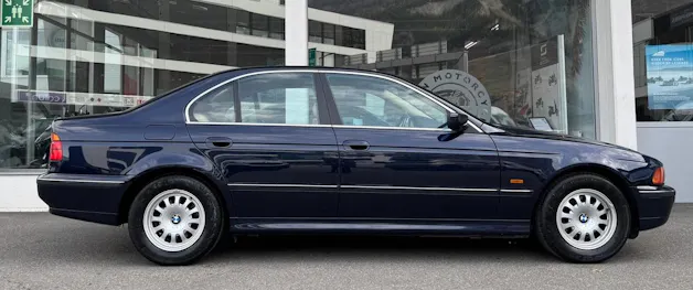 BMW 528i