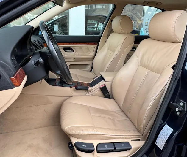 BMW 528i