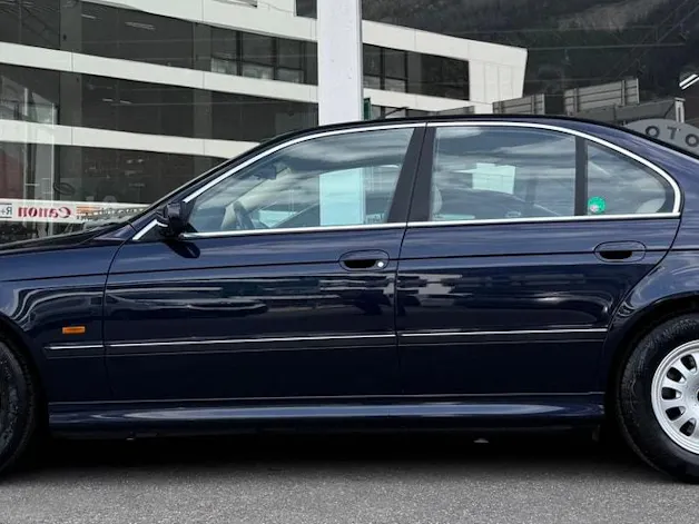 BMW 528i