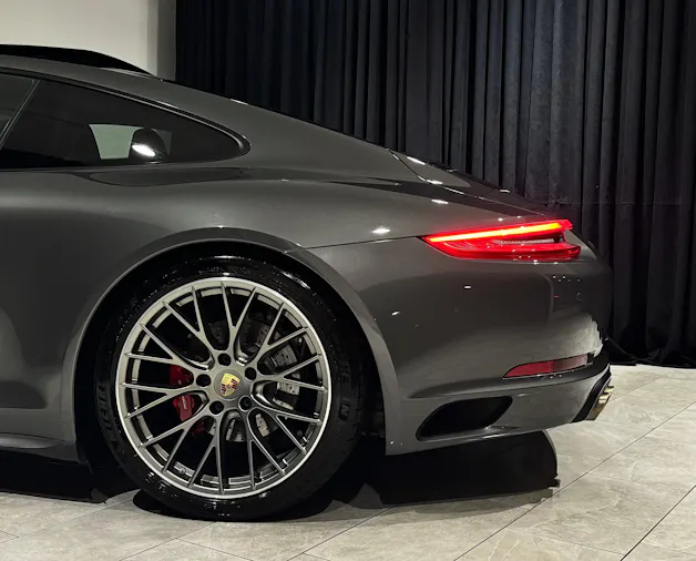 PORSCHE 911 Carrera 4S PDK | CH |