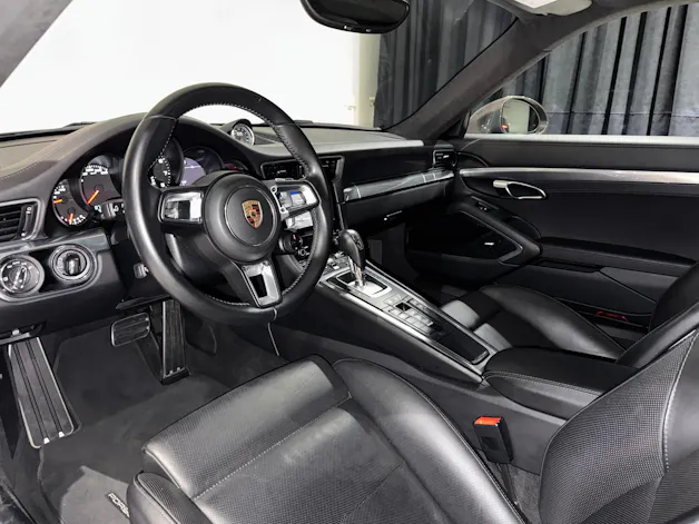 PORSCHE 911 Carrera 4S PDK | CH |