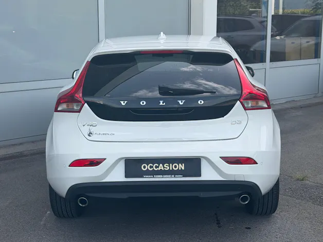 VOLVO V40 D3