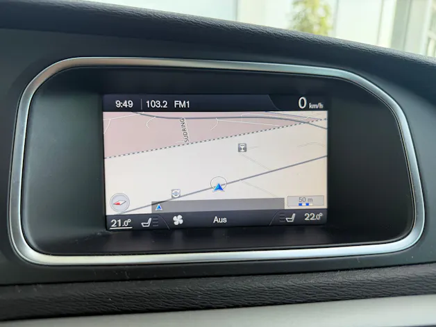 VOLVO V40 D3