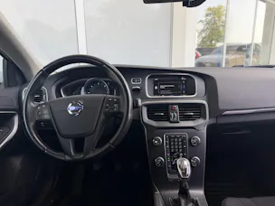 VOLVO V40 D3