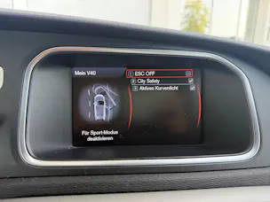 VOLVO V40 D3