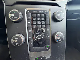 VOLVO V40 D3