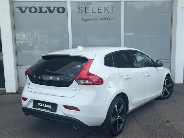 VOLVO V40 D3