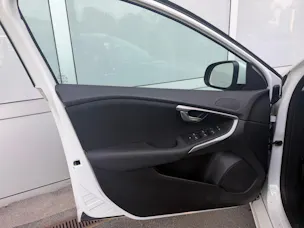 VOLVO V40 D3