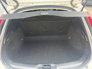 VOLVO V40 D3