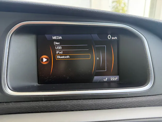 VOLVO V40 D3