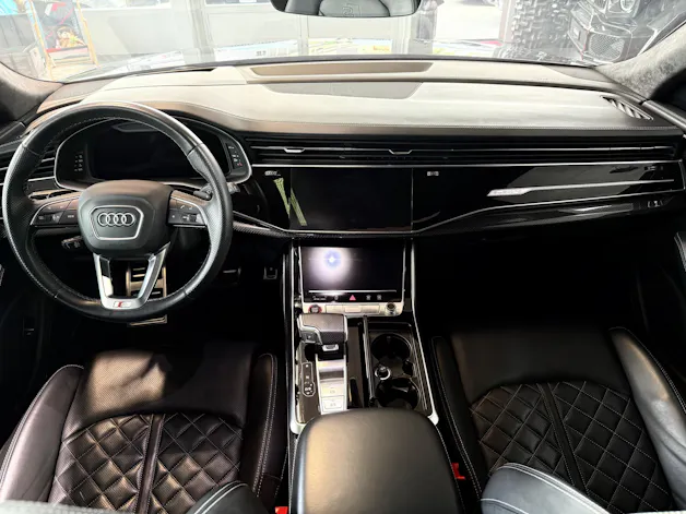 AUDI SQ8 TFSI quattro tiptronic