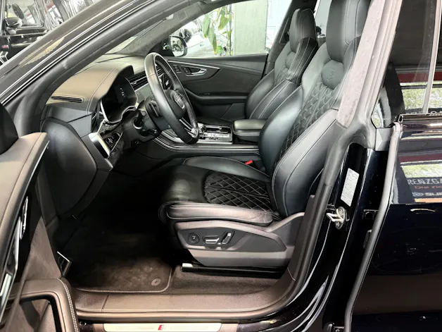 AUDI SQ8 TFSI quattro tiptronic