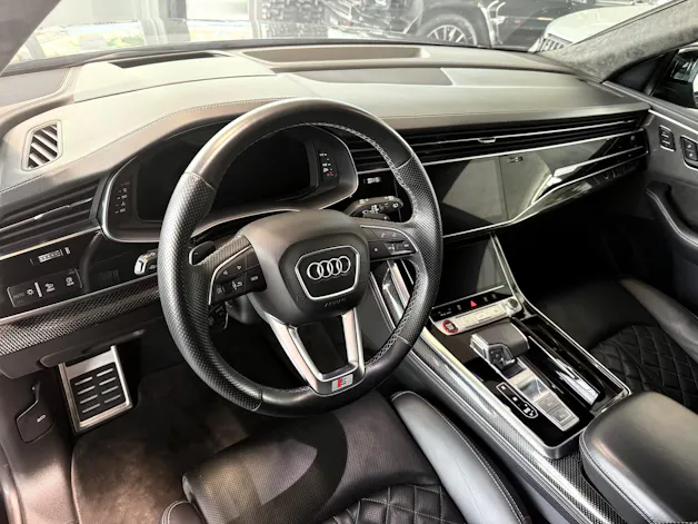AUDI SQ8 TFSI quattro tiptronic