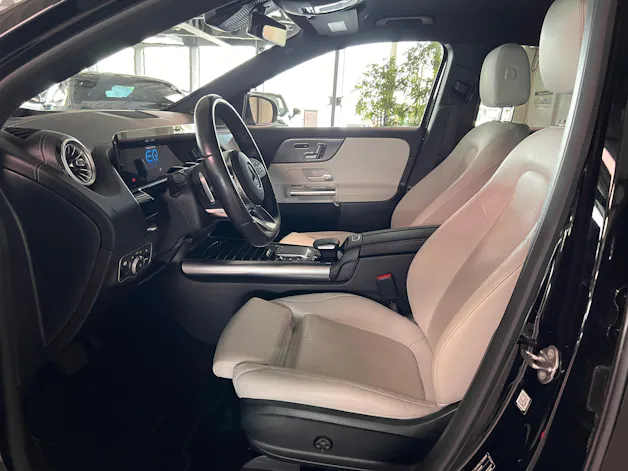 MERCEDES-BENZ EQA 250 AMG Line