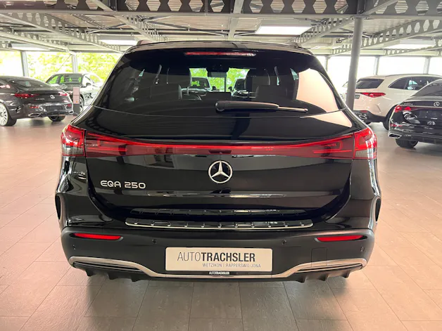 MERCEDES-BENZ EQA 250 AMG Line