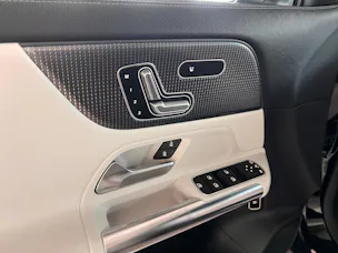 MERCEDES-BENZ EQA 250 AMG Line