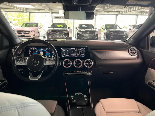 MERCEDES-BENZ EQA 250 AMG Line