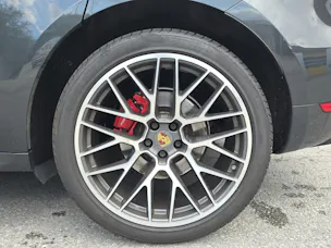PORSCHE Macan GTS PDK