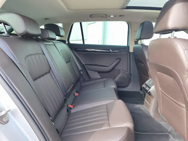 SKODA Superb Combi 2.0 TSI 280 L & K 4x4 DSG